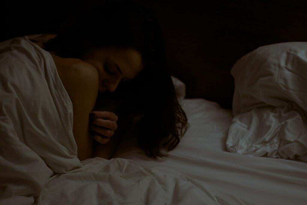 發炎的成因與對健康的影響｜心理壓力與睡眠不足