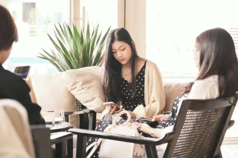 女性綜合維他命怎麼選？不同階段的女性營養補充指南
